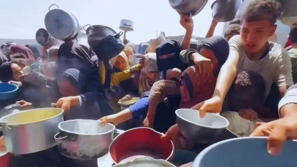 Israel Eases Gaza Blockade, Allows Limited Food