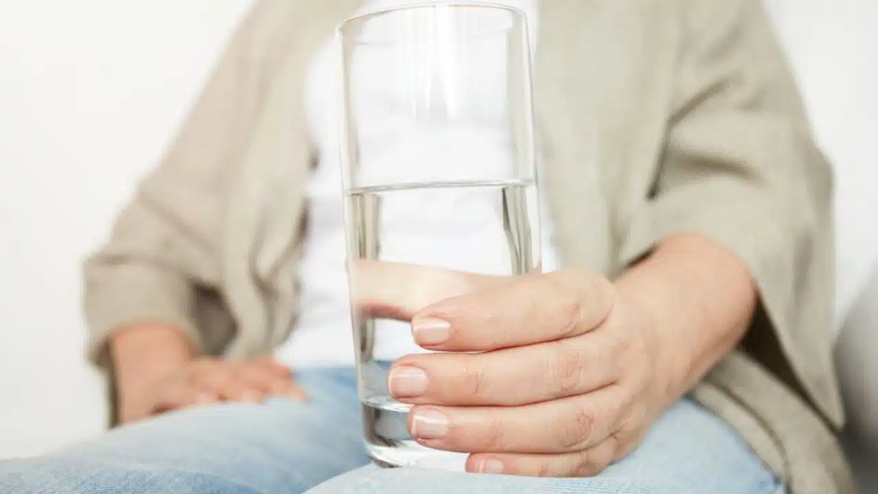 Connection Between Hydration and Urinary Health