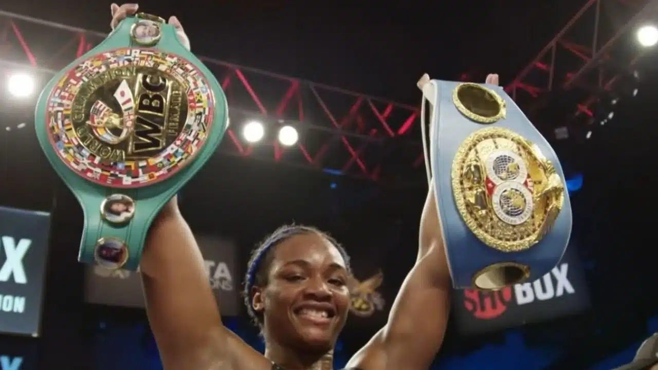 What is Claressa Shields' Boxing Record