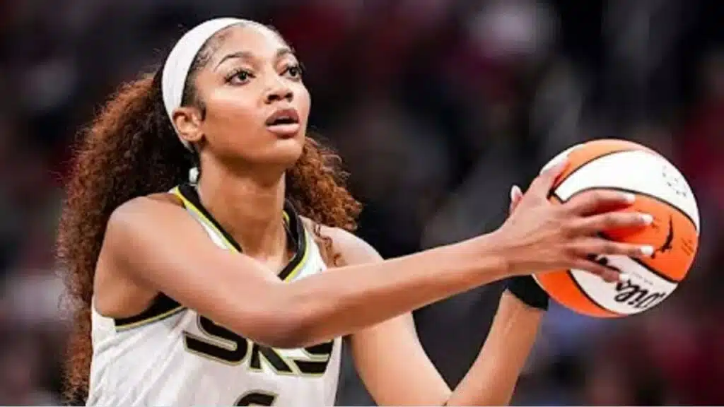 How Tall is Angel Reese