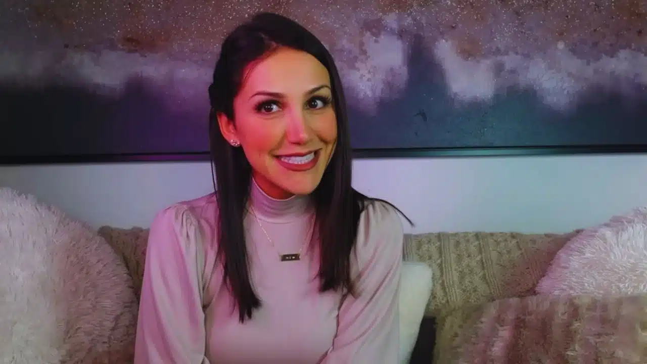 How Tall is Kat Stickler