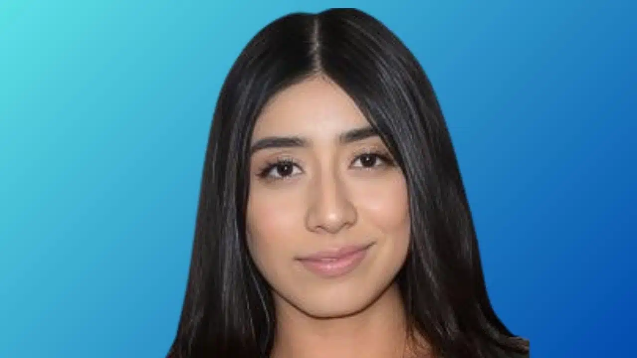 How Old Is Violet Myers