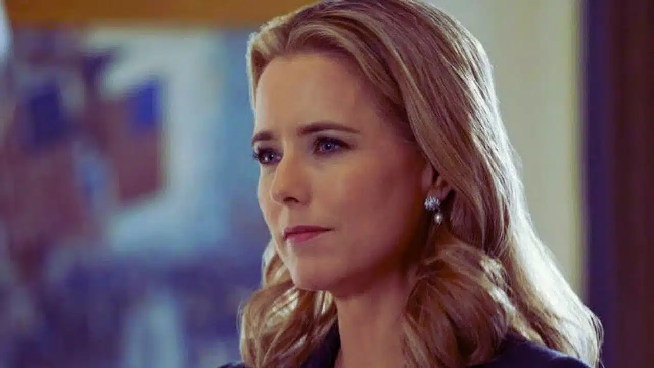 How Tall is Tea Leoni