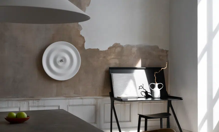 Pairing Metallics with Neutral Tones for Balance