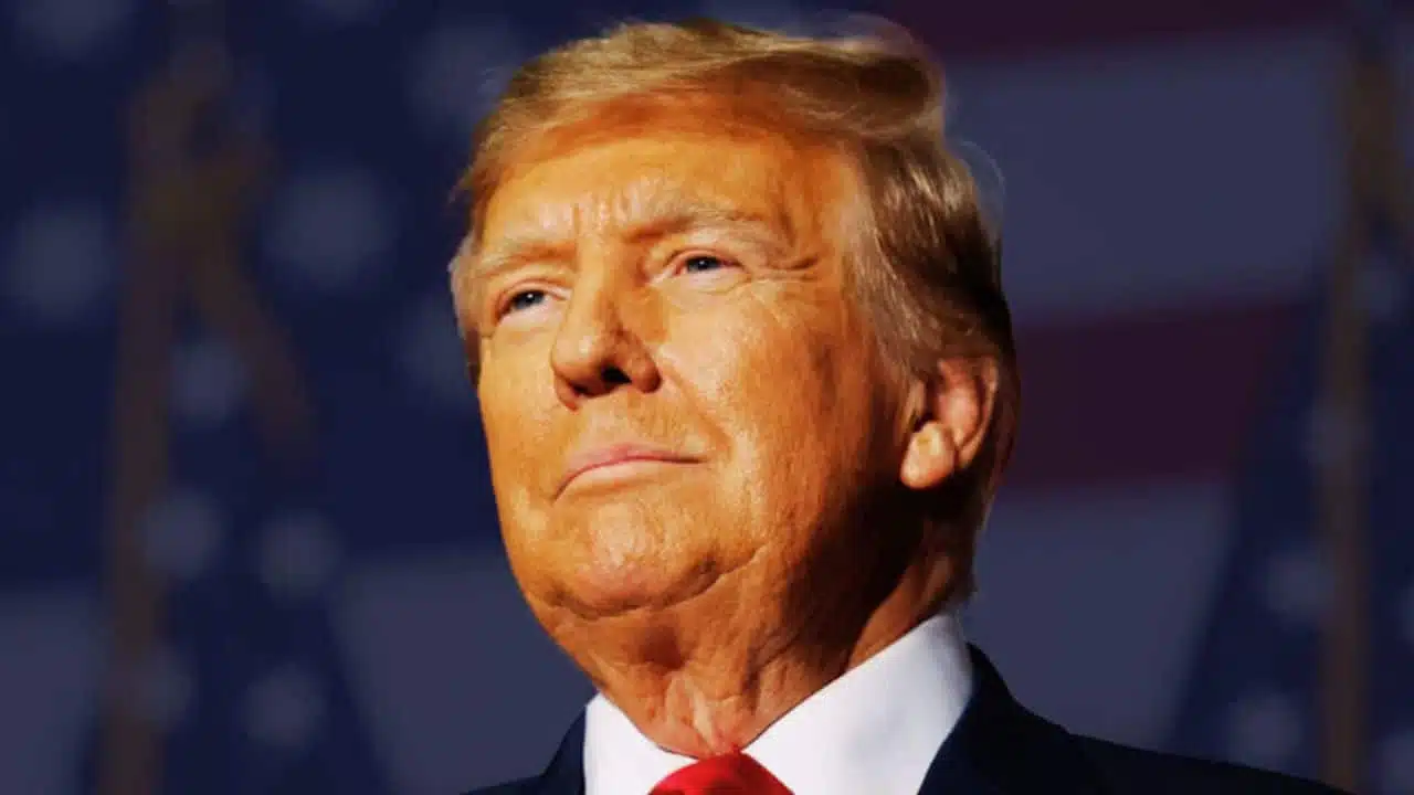 Trump Signs First Federal Crypto Law to Regulate Stablecoins