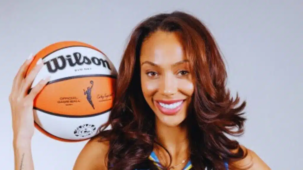 How Tall is Kysre Gondrezick