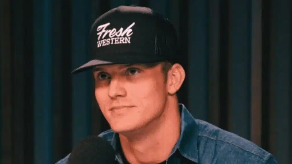 How Tall is Parker McCollum