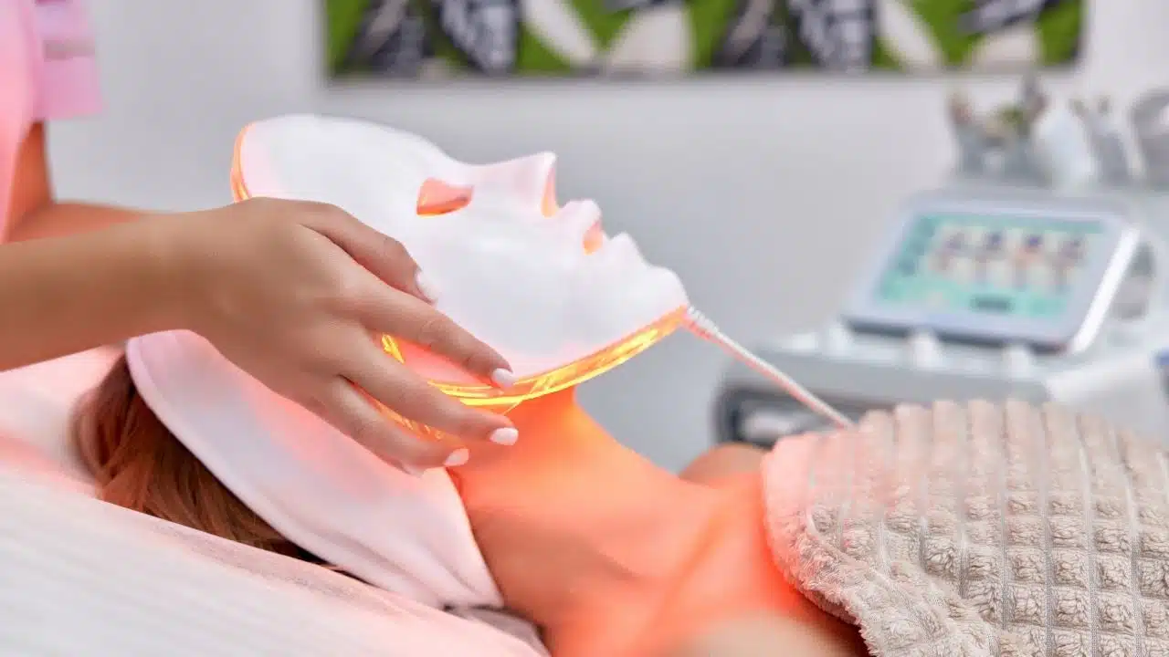 Red Light Therapy Face Mask