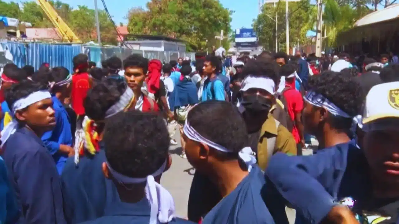 East Timor Students Protest Lawmakers’ Luxury Cars Amid Poverty