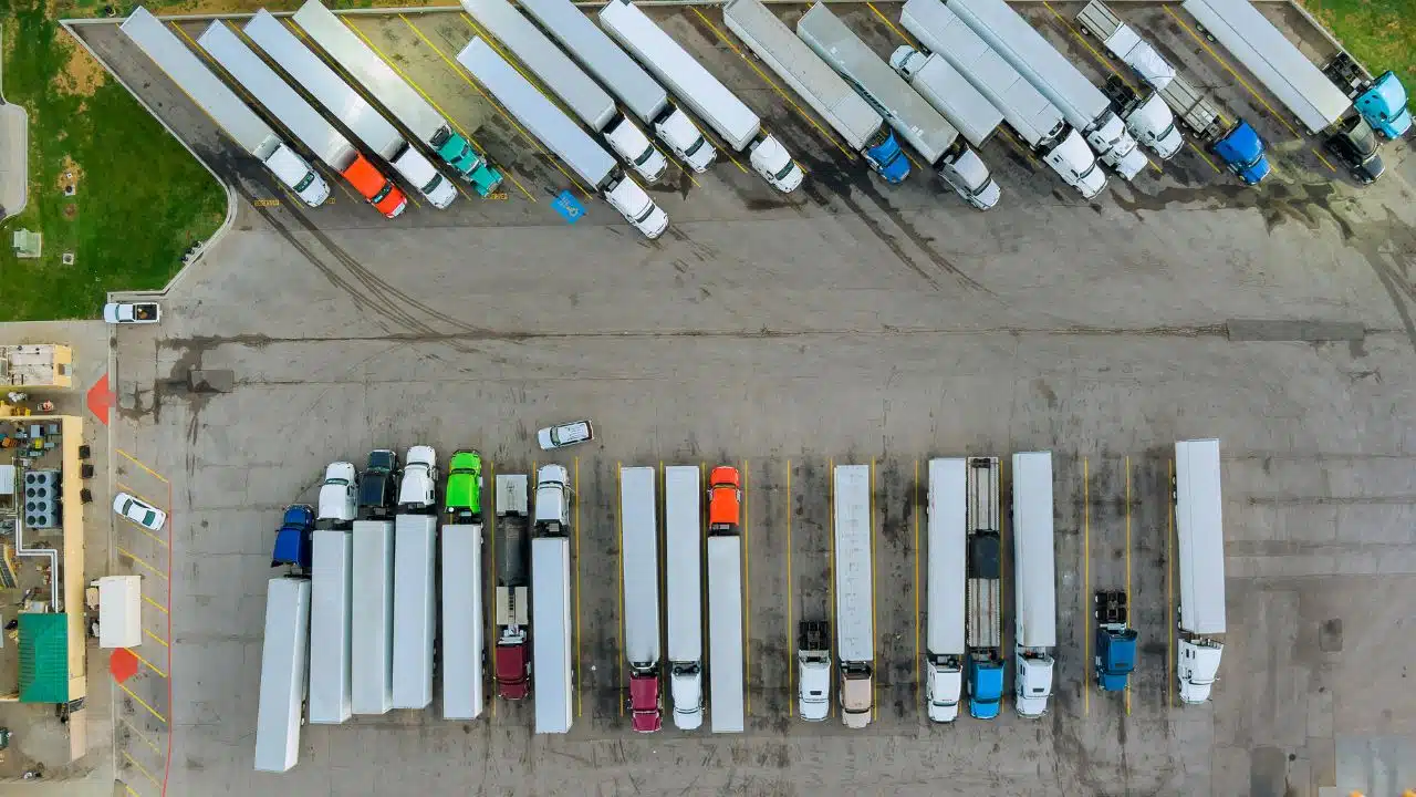 Guide to Truck and Trailer Storage in Jacksonville, FL