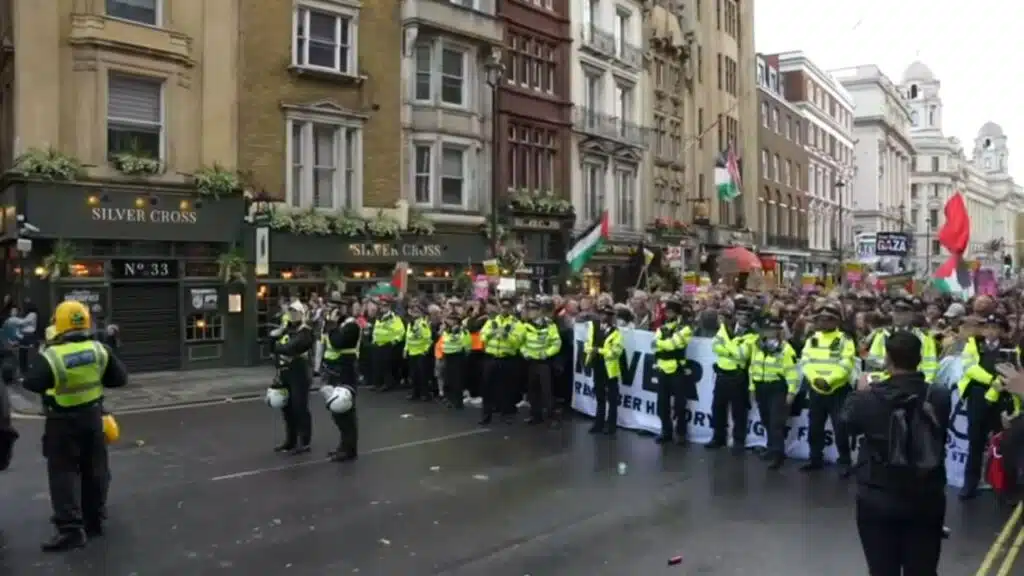 London Anti-Immigration Protests Turn Violent in Police Clashes