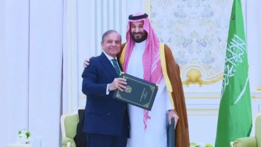 Pakistan and Saudi Arabia Sign Historic Defence Agreement