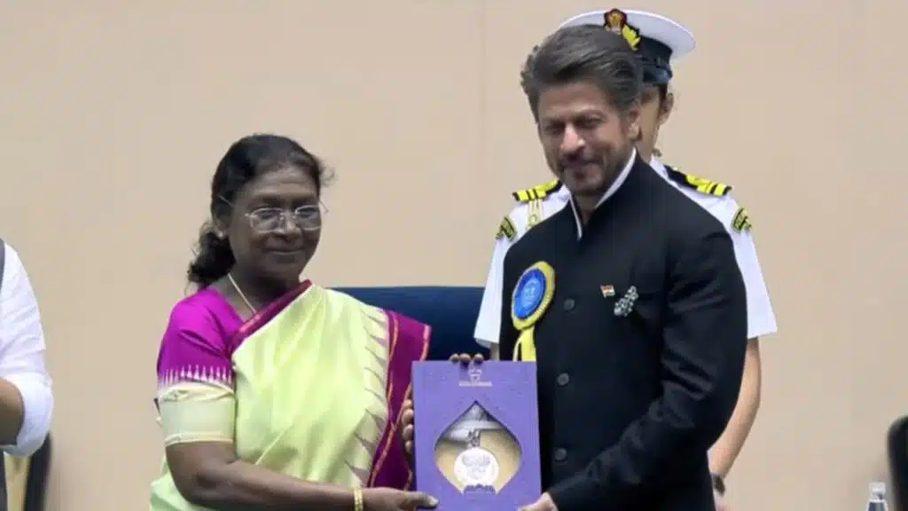 Shah Rukh Khan Wins His First National Award at 71st Film Awards