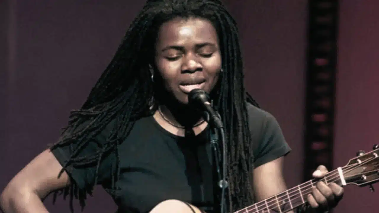 Why Did Tracy Chapman Quit Singing