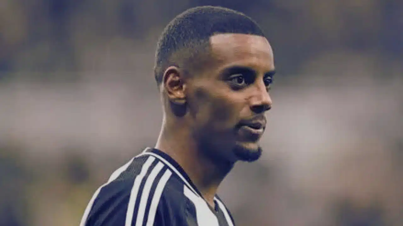 alexander isak liverpool transfer premier league record