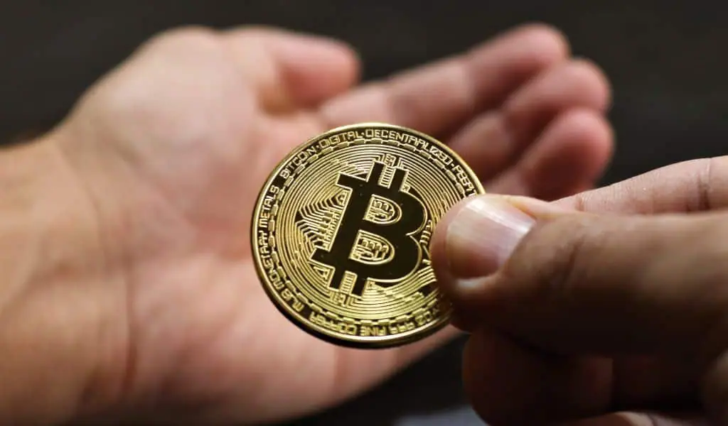 bitcoin price crash whale sells 25000 btc