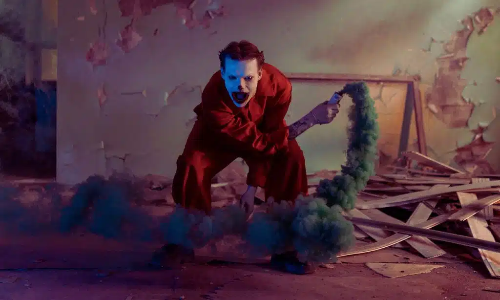 How do you play as a monstrous entity in Carrion