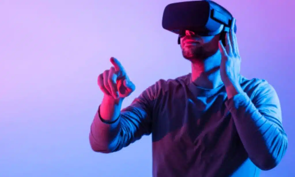 Immersive Virtual Reality Experiences Through Neuralink