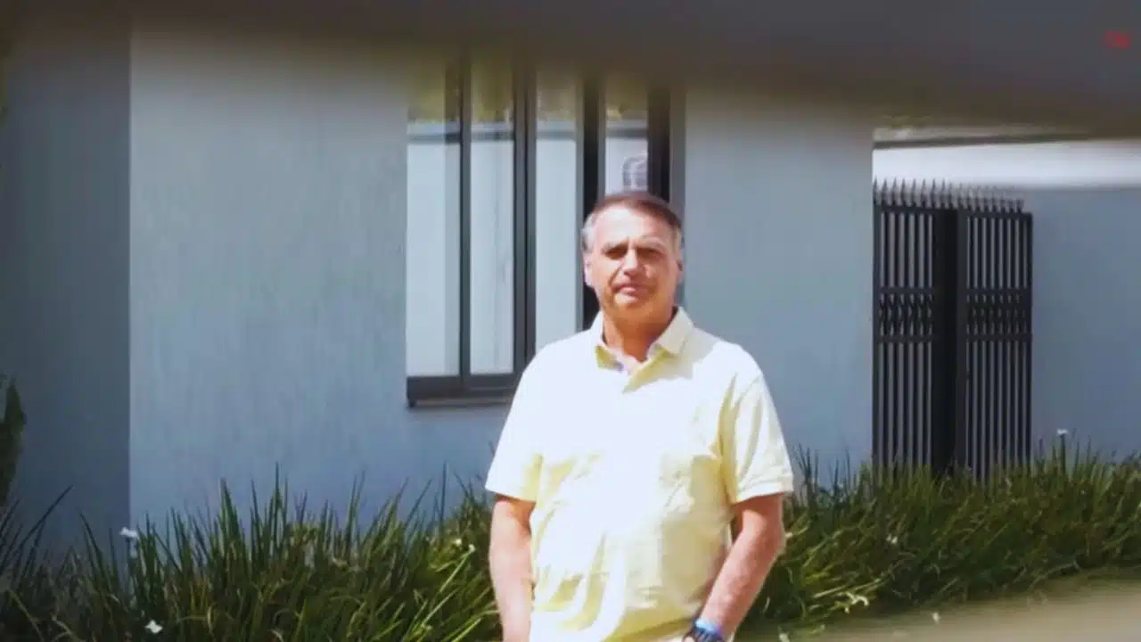 Jair Bolsonaro Arrested as Court Declares Him a Flight Risk