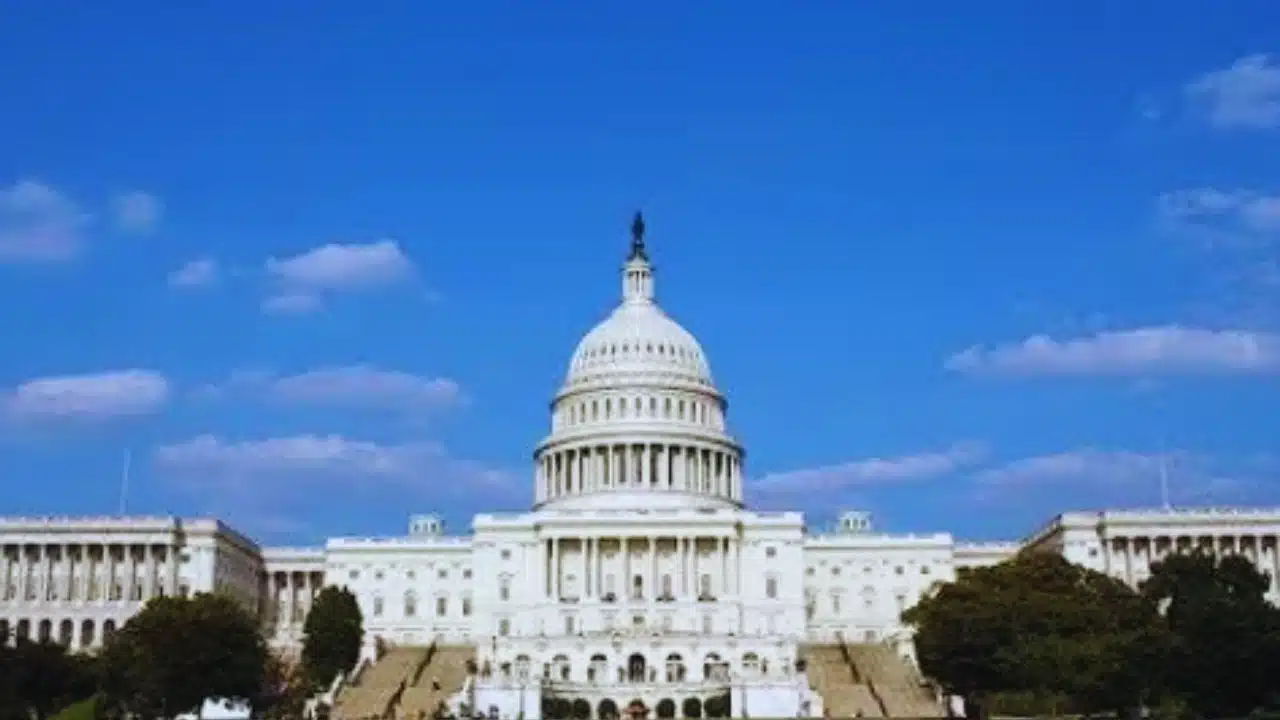 US Shutdown May Push Q4 Growth Negative, Warns White House Adviser