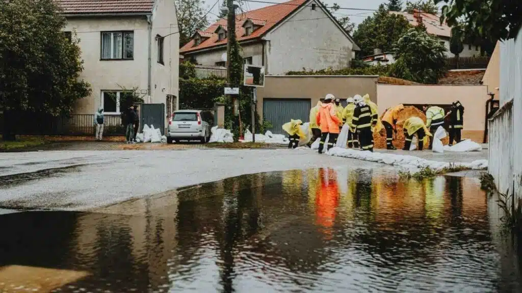 Modern Flood Defenses vs Sandbags Boxwall ROI