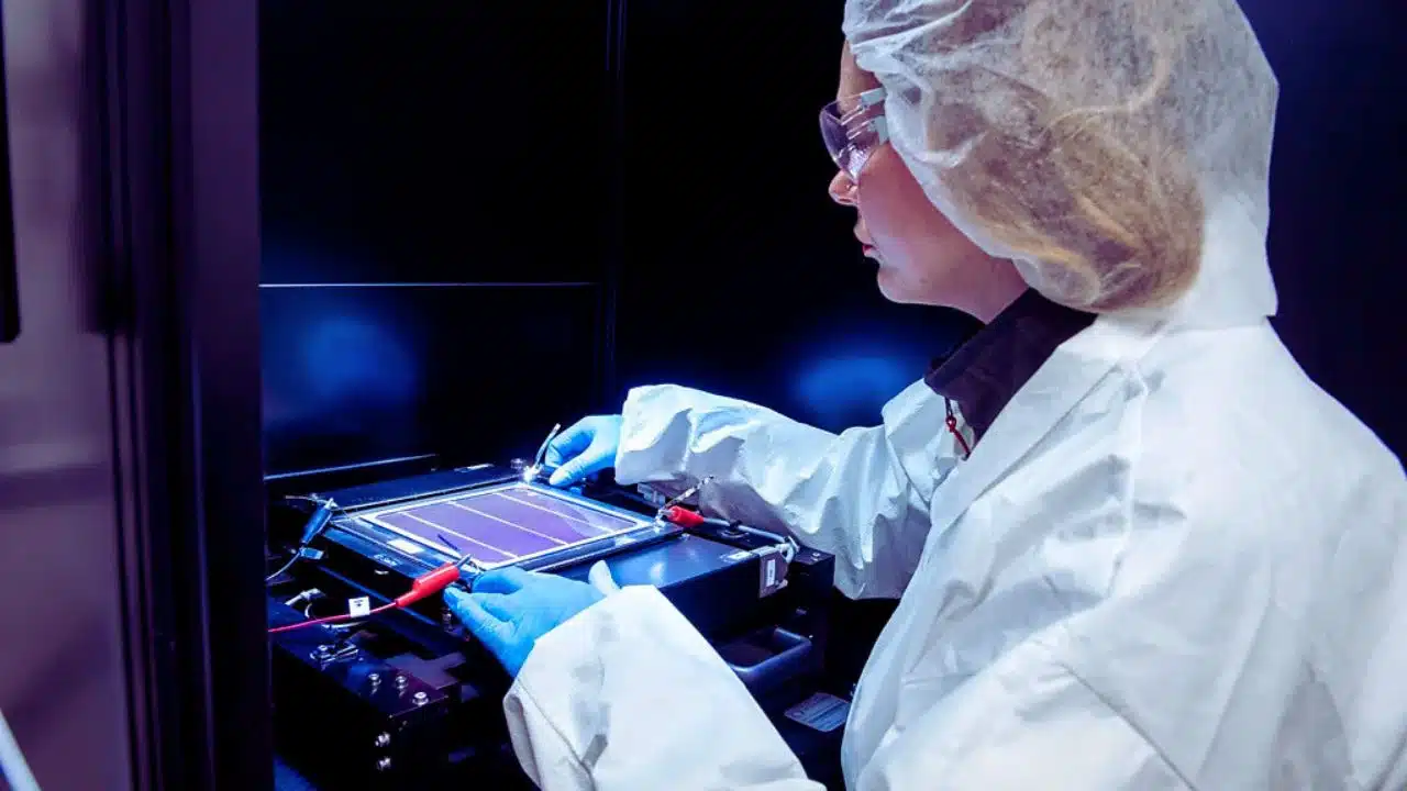 perovskite solar cell durability