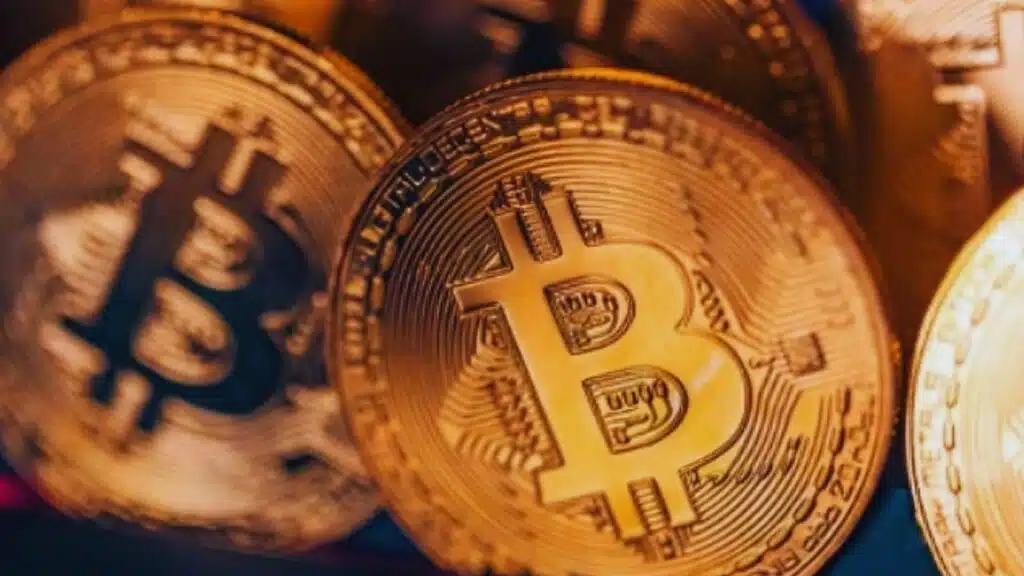 bitcoin falls below 95k