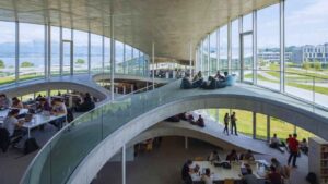 EPFL (École Polytechnique Fédérale de Lausanne) (Switzerland)