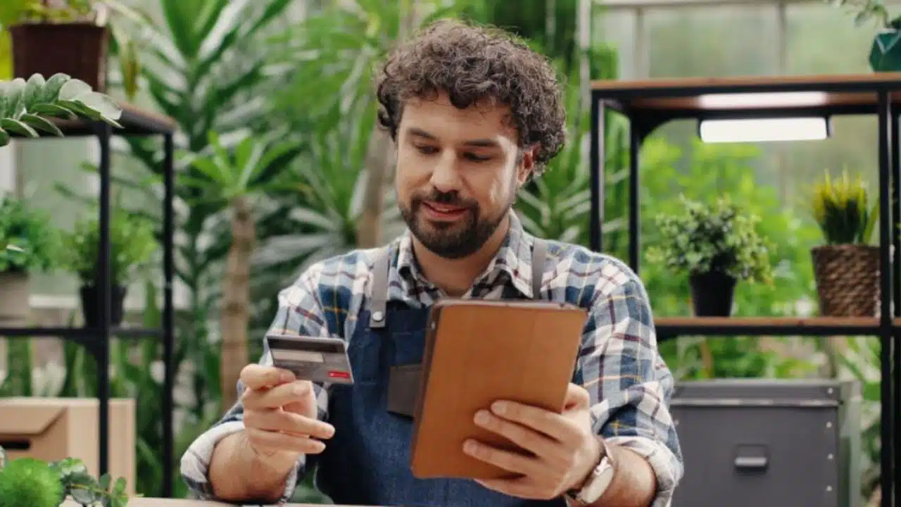How Small Businesses Use Credit Cards for Early Expenses